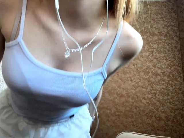 MyrticeDollen live cam on BongaCams