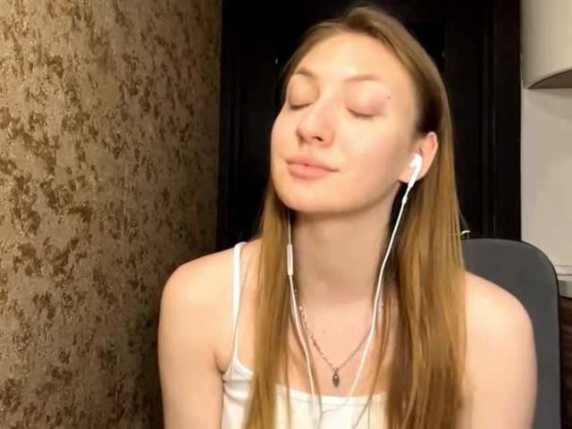 MyrticeDollen live cam on BongaCams
