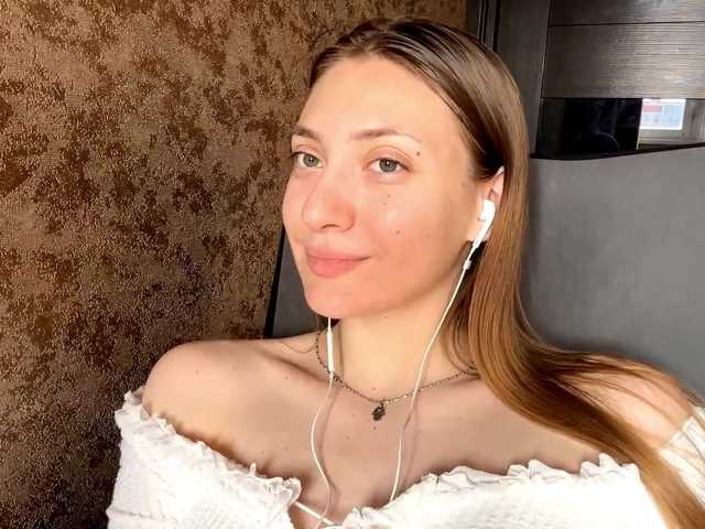 MyrticeDollen live cam on BongaCams