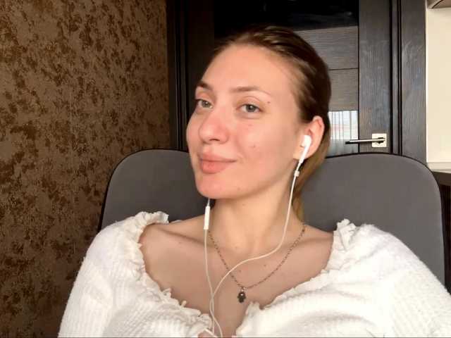 MyrticeDollen live cam on BongaCams