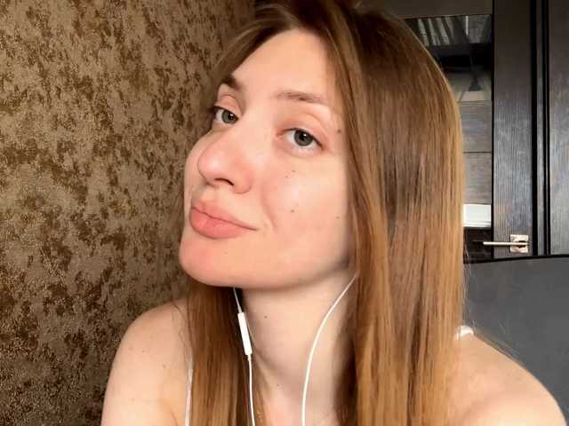 MyrticeDollen live cam on BongaCams