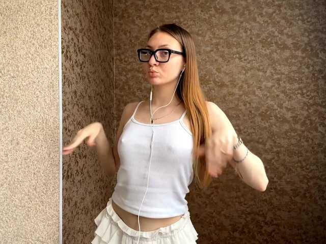 MyrticeDollen live cam on BongaCams