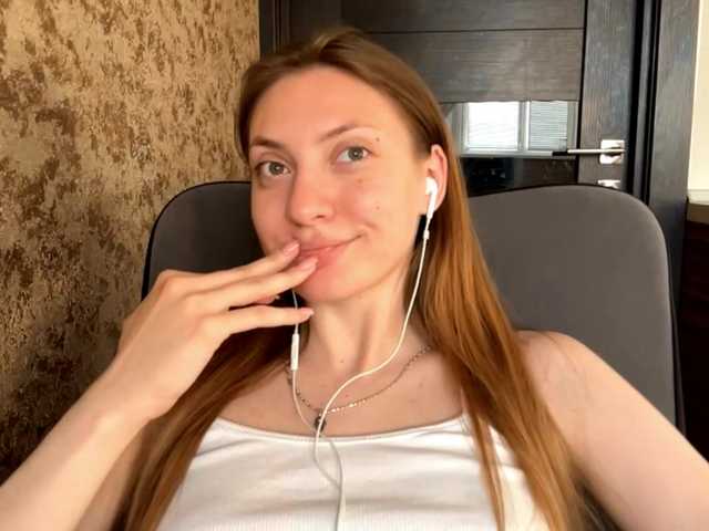 MyrticeDollen live cam on BongaCams