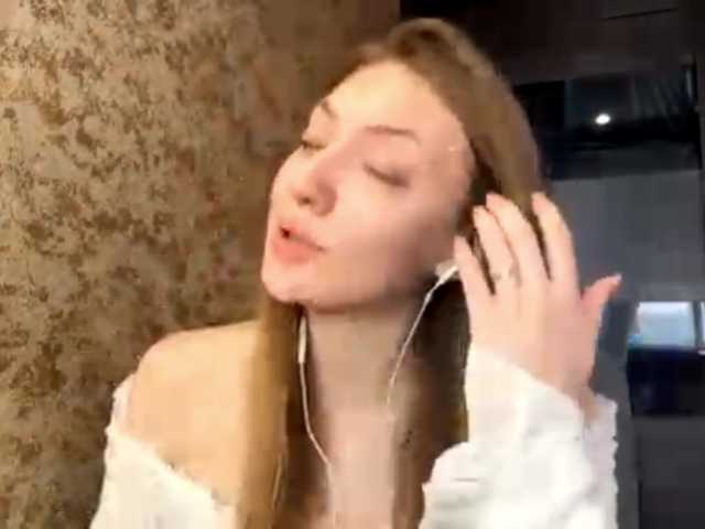 MyrticeDollen live cam on BongaCams