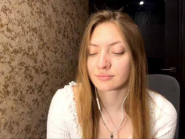 MyrticeDollen live cam on BongaCams