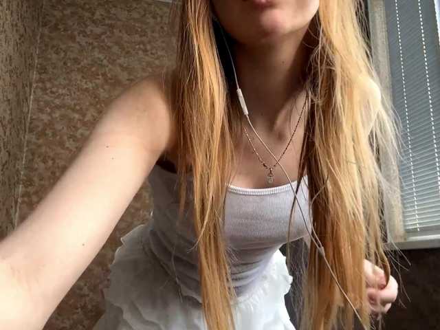 MyrticeDollen live cam on BongaCams