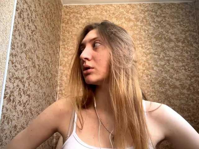 MyrticeDollen live cam on BongaCams