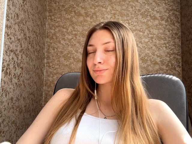 MyrticeDollen live cam on BongaCams