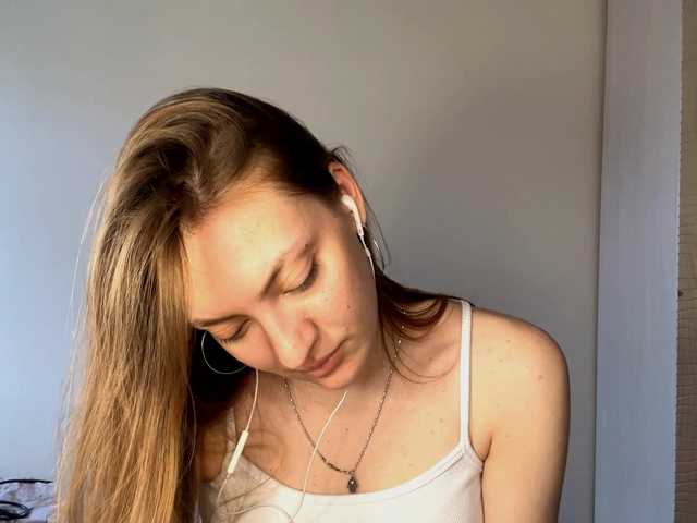 MyrticeDollen live cam on BongaCams