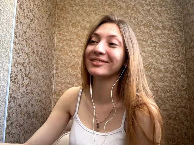 MyrticeDollen live cam on BongaCams