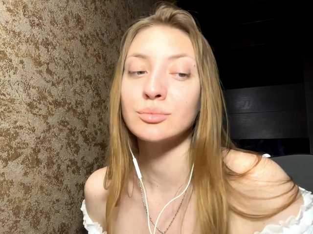 MyrticeDollen live cam on BongaCams