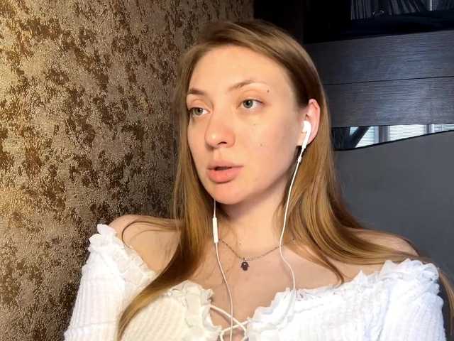 MyrticeDollen live cam on BongaCams