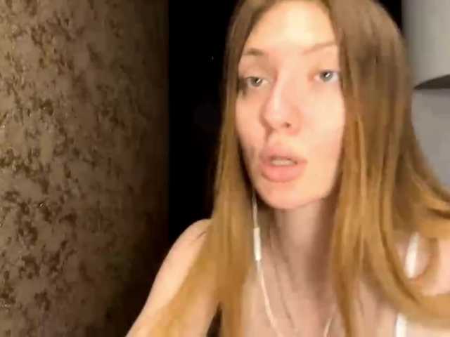 MyrticeDollen live cam on BongaCams