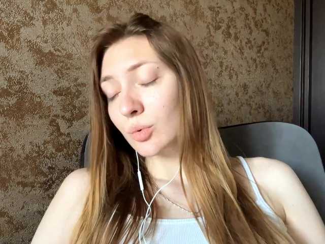 MyrticeDollen live cam on BongaCams