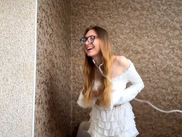 MyrticeDollen live cam on BongaCams