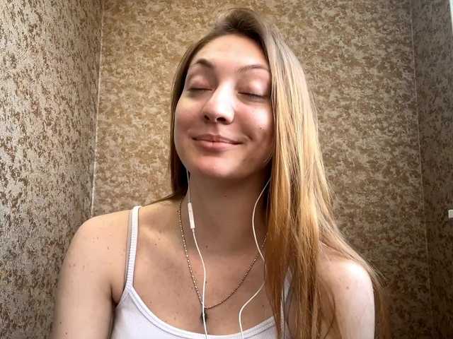MyrticeDollen live cam on BongaCams