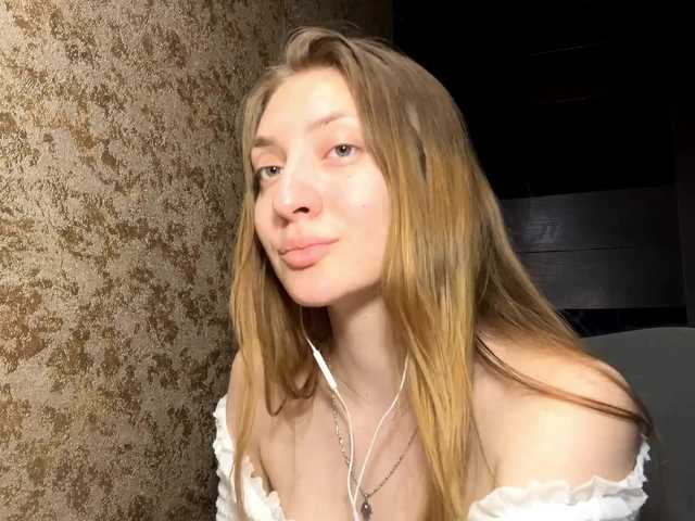 MyrticeDollen live cam on BongaCams