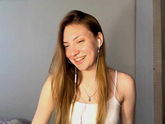 MyrticeDollen live cam on BongaCams