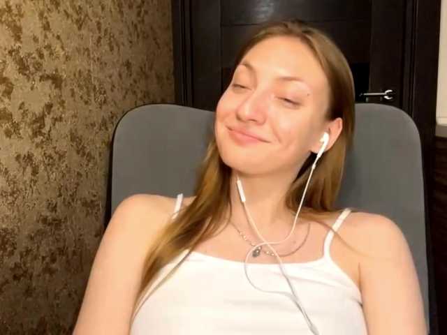 MyrticeDollen live cam on BongaCams