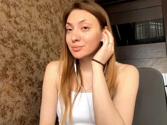 MyrticeDollen live cam on BongaCams
