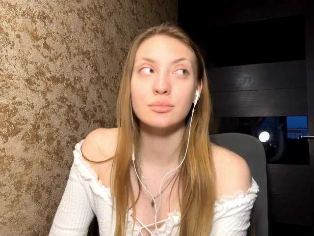 MyrticeDollen live cam on BongaCams