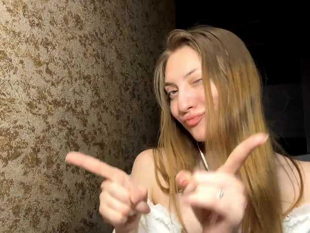 MyrticeDollen live cam on BongaCams