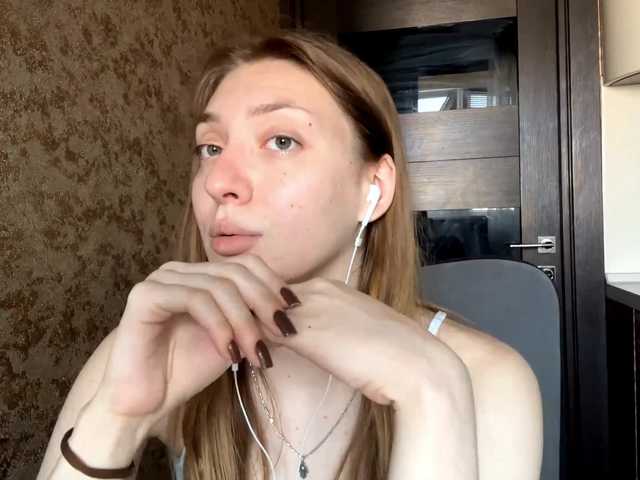 MyrticeDollen live cam on BongaCams