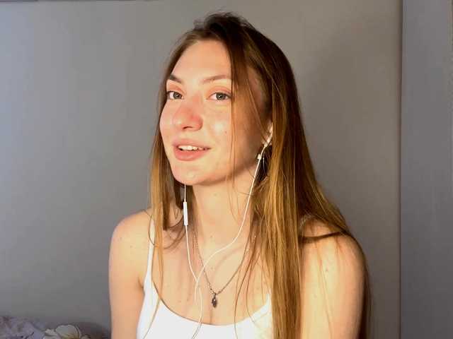 MyrticeDollen live cam on BongaCams
