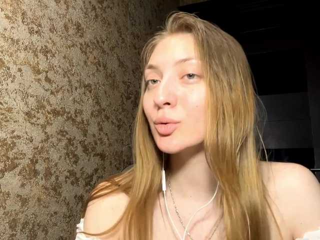 MyrticeDollen live cam on BongaCams