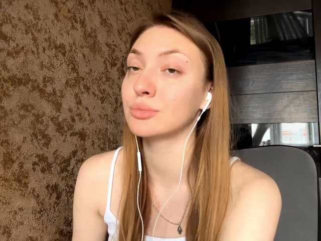 MyrticeDollen live cam on BongaCams