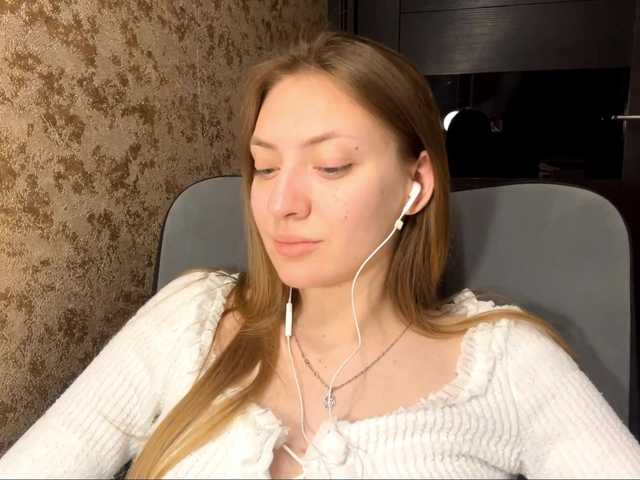 MyrticeDollen live cam on BongaCams