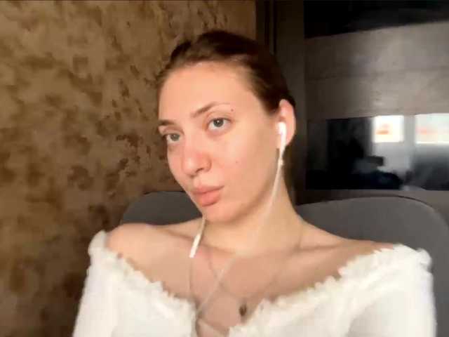 MyrticeDollen live cam on BongaCams
