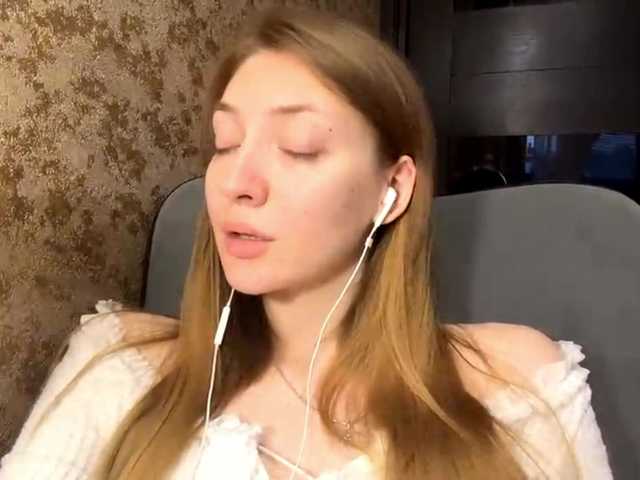 MyrticeDollen live cam on BongaCams