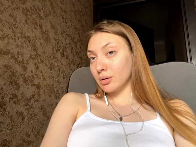 MyrticeDollen live cam on BongaCams