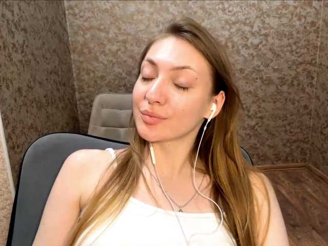 MyrticeDollen live cam on BongaCams