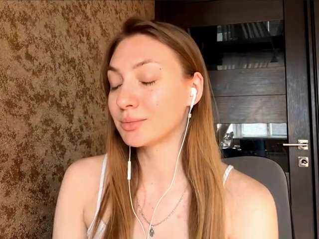 MyrticeDollen live cam on BongaCams