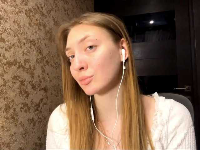 MyrticeDollen live cam on BongaCams