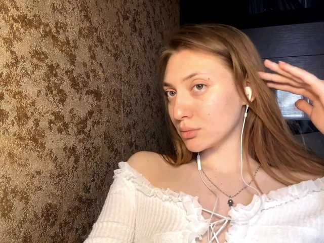 MyrticeDollen live cam on BongaCams