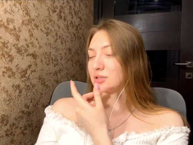 MyrticeDollen live cam on BongaCams