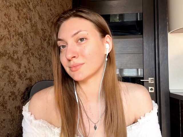 MyrticeDollen live cam on BongaCams