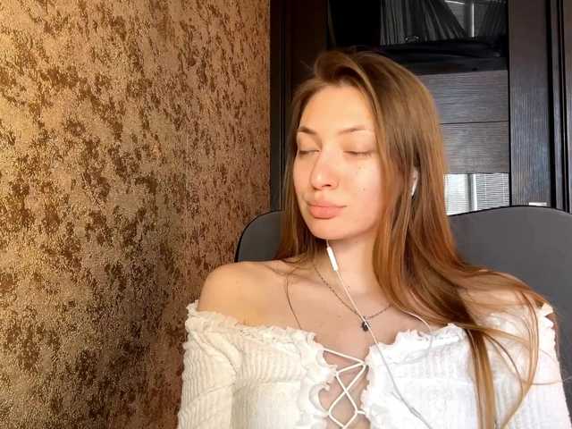 MyrticeDollen live cam on BongaCams