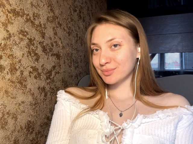 MyrticeDollen live cam