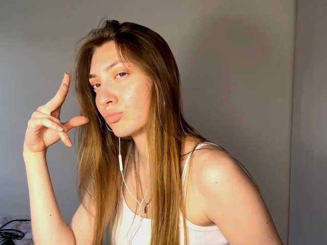 MyrticeDollen live cam on BongaCams