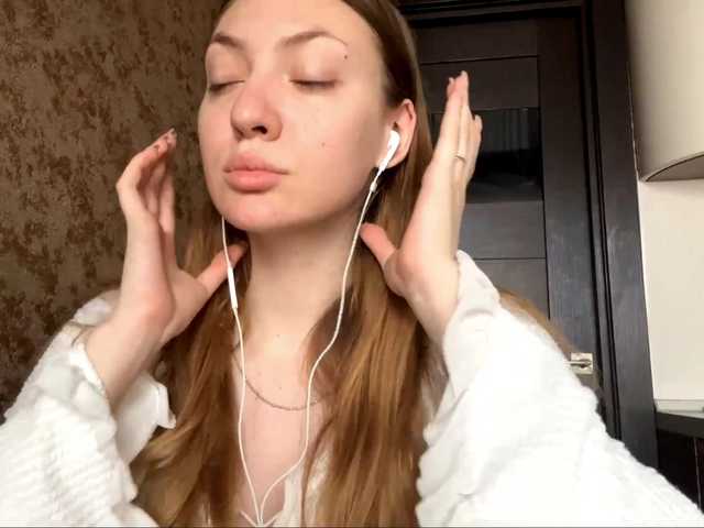 MyrticeDollen live cam on BongaCams