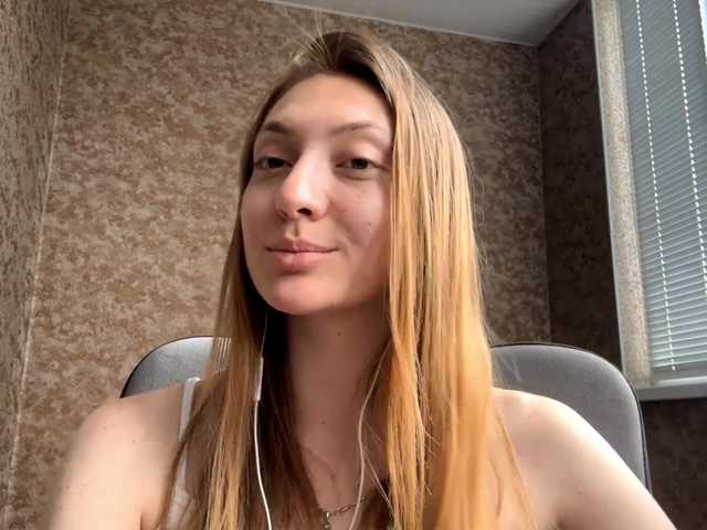 MyrticeDollen live cam on BongaCams