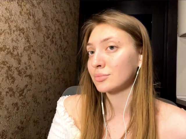 MyrticeDollen live cam on BongaCams