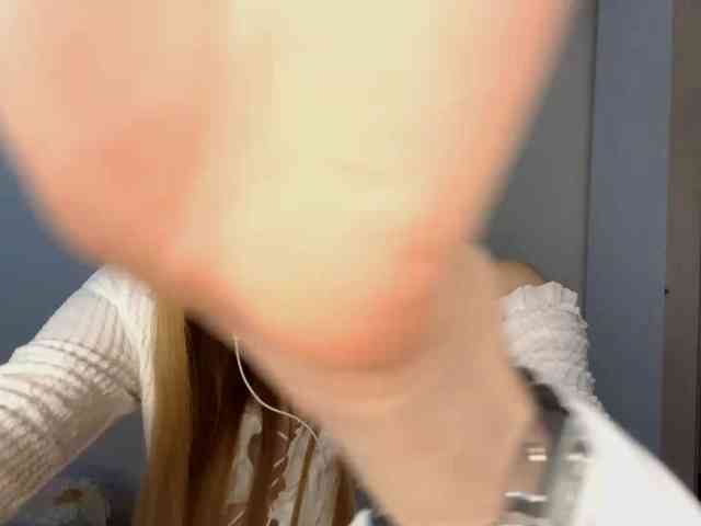MyrticeDollen webcam