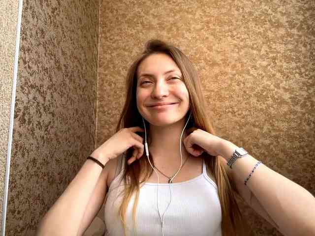MyrticeDollen webcam