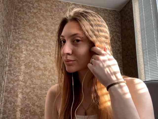 MyrticeDollen webcam