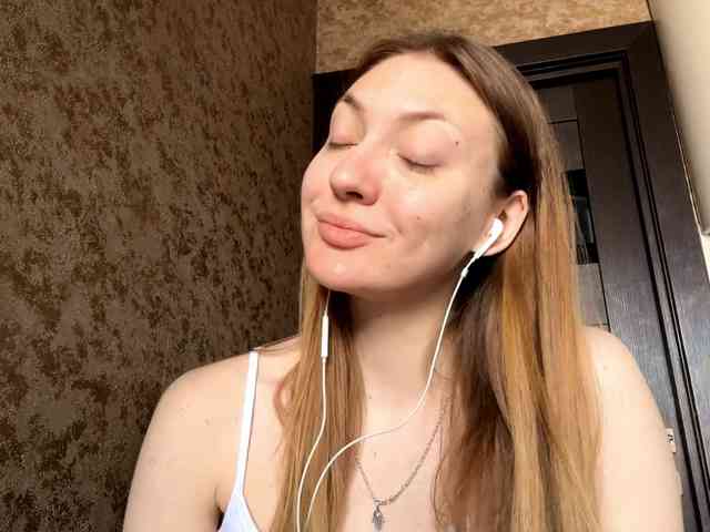 MyrticeDollen webcam